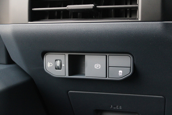 Kia PV5 L2H1 Essential 71.2 kWh 164pk - 416km WLTP - Stoel/Stuurverwarming - Keyless - V2L - Camera - ACC met stuurhulp - Rijklaar