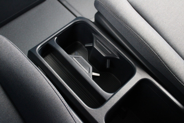 Kia PV5 L2H1 Essential 71.2 kWh 164pk - 416km WLTP - Stoel/Stuurverwarming - Keyless - V2L - Camera - ACC met stuurhulp - Rijklaar