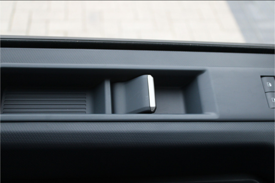 Kia PV5 L2H1 Essential 71.2 kWh 164pk - 416km WLTP - Stoel/Stuurverwarming - Keyless - V2L - Camera - ACC met stuurhulp - Rijklaar