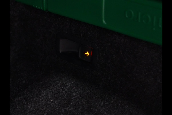 Škoda ENYAQ iV 80 First Edition Panorama Wegkl. trekhaak Navigatie Stoel/Stuurverwarming 244