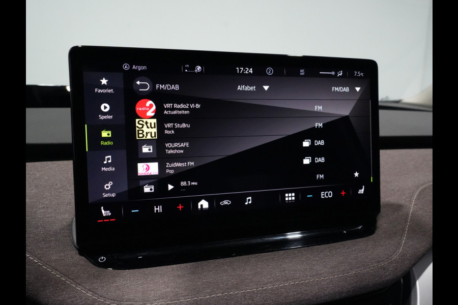 Škoda ENYAQ iV 80 First Edition Panorama Wegkl. trekhaak Navigatie Stoel/Stuurverwarming 244