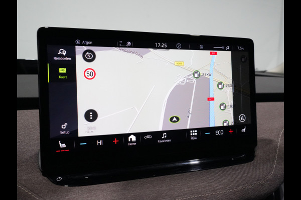 Škoda ENYAQ iV 80 First Edition Panorama Wegkl. trekhaak Navigatie Stoel/Stuurverwarming 244