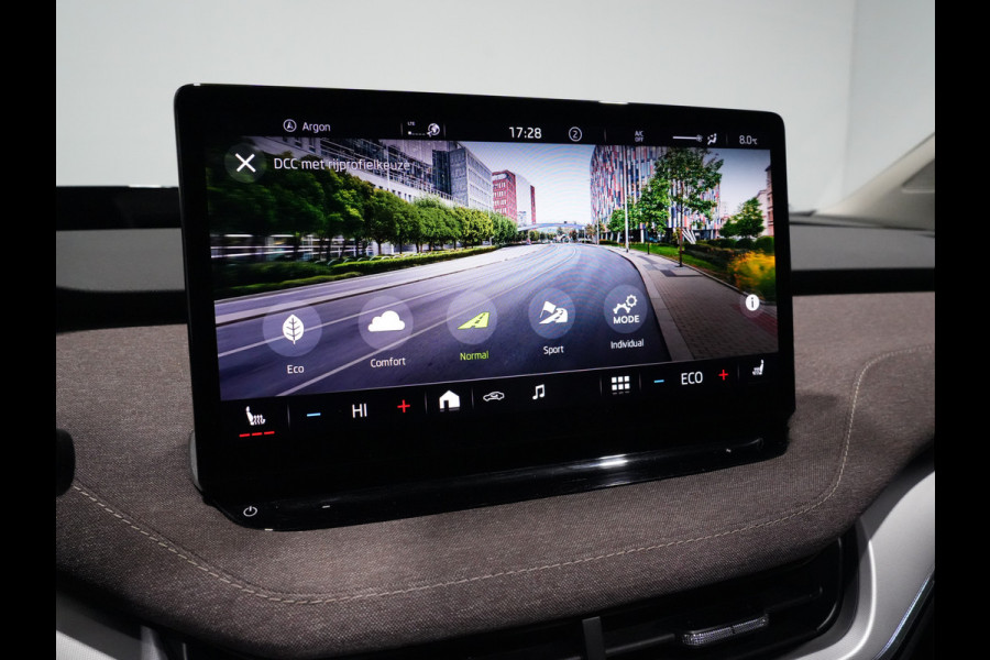 Škoda ENYAQ iV 80 First Edition Panorama Wegkl. trekhaak Navigatie Stoel/Stuurverwarming 244