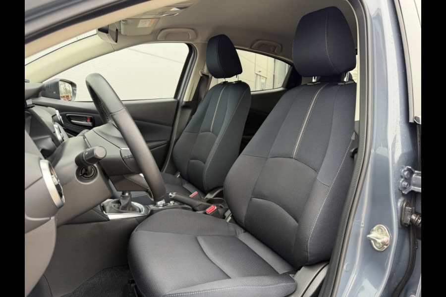 Mazda 2 1.5 Skyact-G Luxury NAVI! KEYLESS! CRUISE! NAP! HUD!