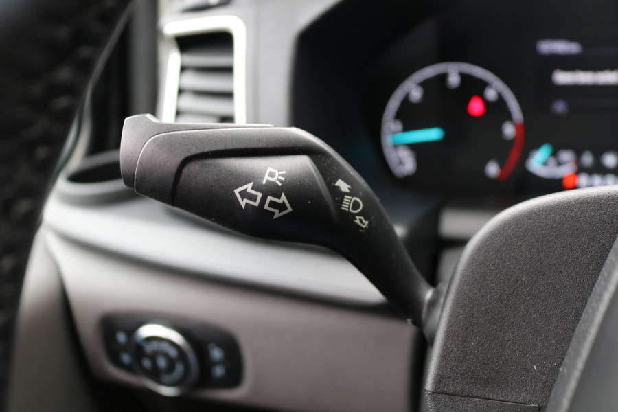 Ford Transit Custom 2.0 TDci 170pk L1 H1 Limited Automaat Airco Navigatie Camera