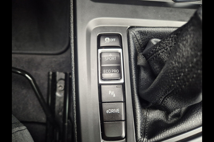 BMW X1 XDrive25e Automaat,Panomadak,Carplay,Stoelverwarming,extra,Winter,Cruisecomtrol