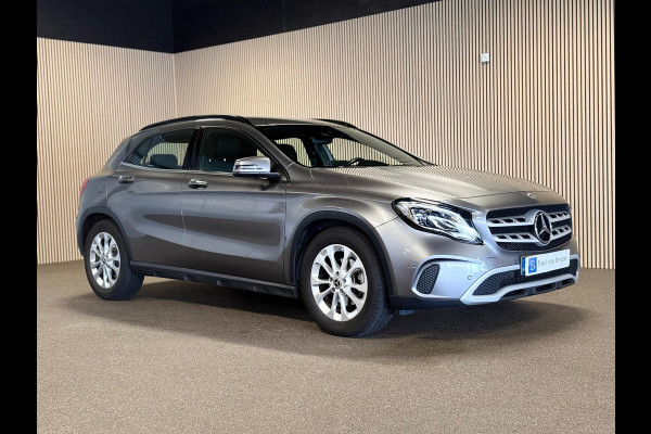 Mercedes-Benz GLA 180 Ambition-TREKHAAK-CAMERA-STOELVERWARMING-ORIG NL-LAGE KMSTAND-NAP