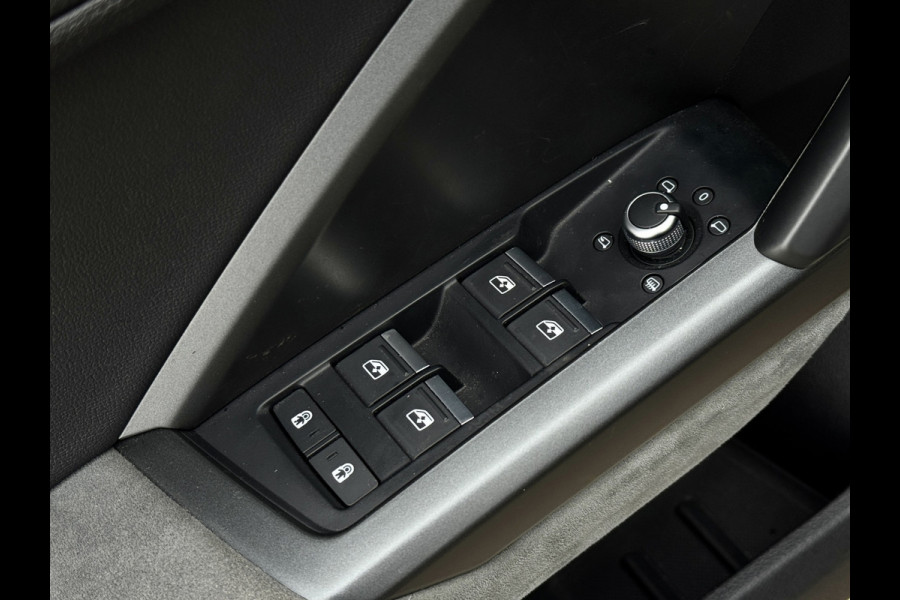 Audi Q3 Sportback 45 TFSI e S-line | Sonos | Matrix | Sfeer | Carplay | Black Optic | Elektr. stoelen | Virtual | Dodehoek