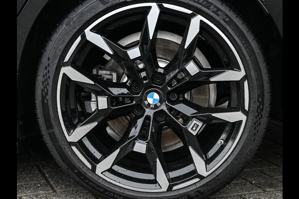 BMW 3 Serie Touring 330e xDrive M sport Accu 19,5kWh | Trekhaak | Panorama dak | Active Cruise  | Camera  | Ambiance interieur