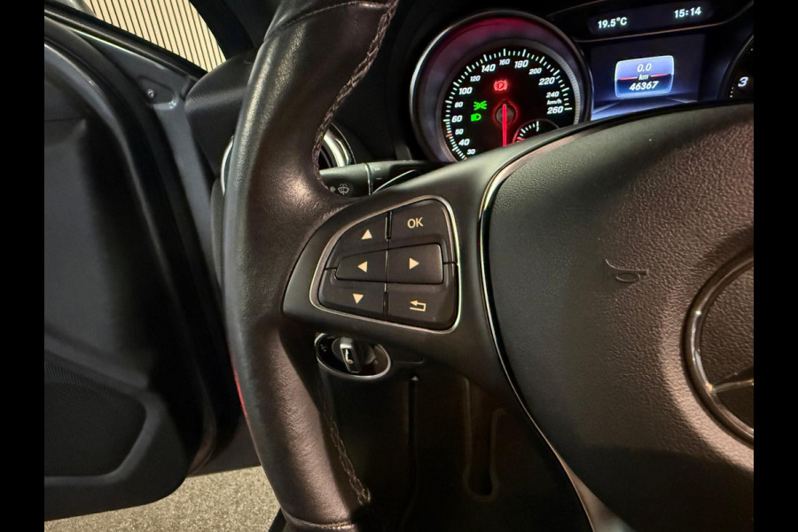 Mercedes-Benz GLA 180 Ambition-TREKHAAK-CAMERA-STOELVERWARMING-ORIG NL-LAGE KMSTAND-NAP