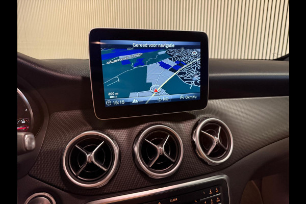 Mercedes-Benz GLA 180 Ambition-TREKHAAK-CAMERA-STOELVERWARMING-ORIG NL-LAGE KMSTAND-NAP