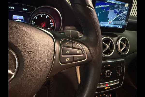 Mercedes-Benz GLA 180 Ambition-TREKHAAK-CAMERA-STOELVERWARMING-ORIG NL-LAGE KMSTAND-NAP