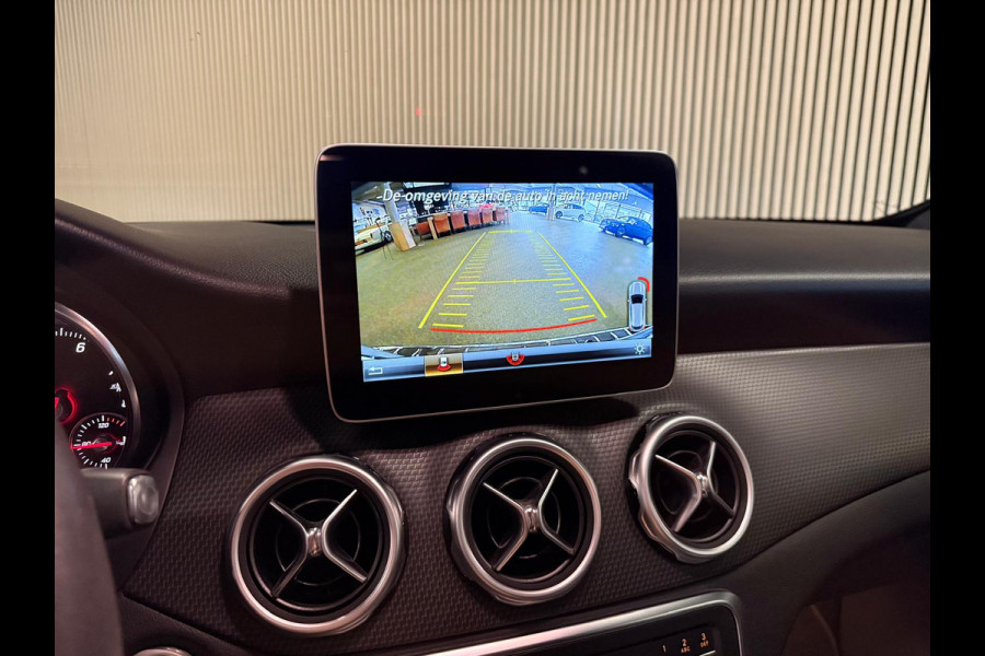 Mercedes-Benz GLA 180 Ambition-TREKHAAK-CAMERA-STOELVERWARMING-ORIG NL-LAGE KMSTAND-NAP