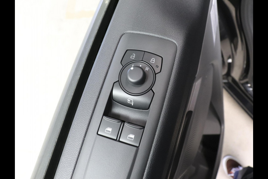 Ford Transit Custom 300 2.0 TDCI L2H1 Trend Nieuw Model Ford Transit Custom 300 2.0 TDCI L2H1 Trend NM Navi Cruise Camera Parkeersensoren Trekhaak