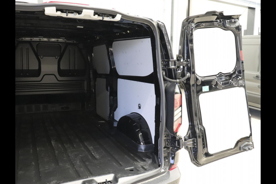 Ford Transit Custom 300 2.0 TDCI L2H1 Trend Nieuw Model Ford Transit Custom 300 2.0 TDCI L2H1 Trend NM Navi Cruise Camera Parkeersensoren Trekhaak