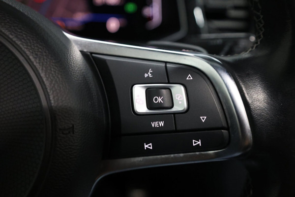 Volkswagen T-Roc 2.0 TSI 4Motion 3x R-line LED/VIRTUAL/PANO/HALF LEDER+S.VERWARMING/19" LMV/CAM/ACC/ECC/12 MND GARANTIE!