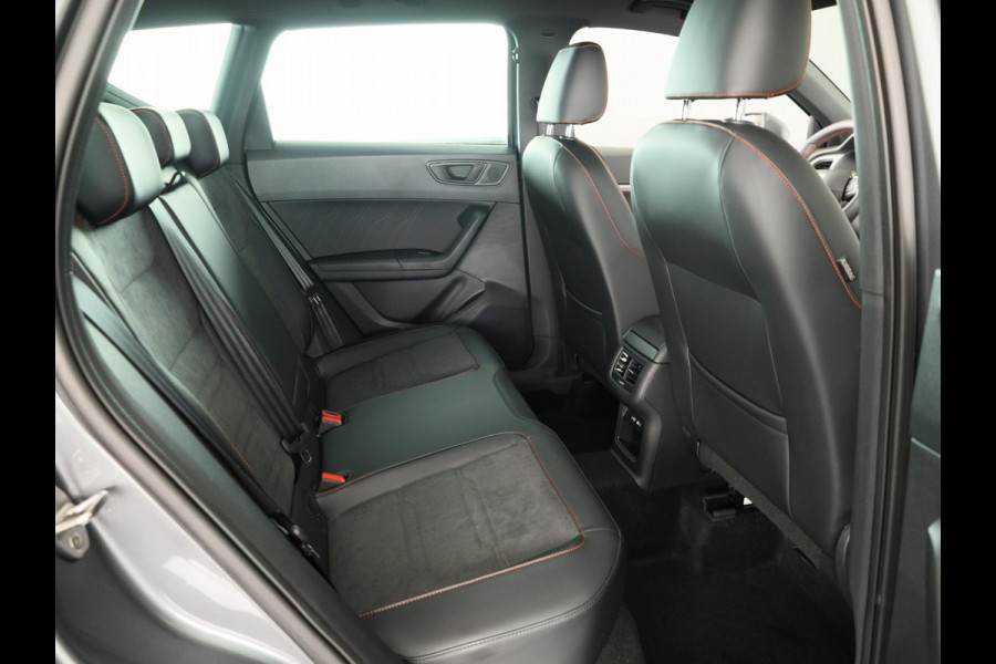 Seat Ateca 1.5 TSI FR Business Intense | Elektr. Panoramisch kanteldak| Velgen 'Exclusive Glossy Black', 19 inch | Kuipstoelen, Dinamica Aurora Blue (suede look) | Verwambare voorstoelen + Stuurwiel | Draadloze Carplay