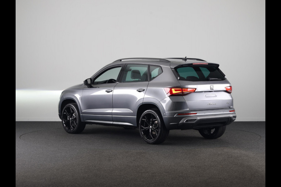 Seat Ateca 1.5 TSI FR Business Intense | Elektr. Panoramisch kanteldak| Velgen 'Exclusive Glossy Black', 19 inch | Kuipstoelen, Dinamica Aurora Blue (suede look) | Verwambare voorstoelen + Stuurwiel | Draadloze Carplay