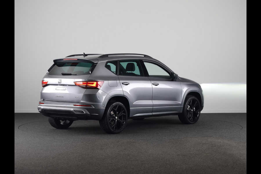 Seat Ateca 1.5 TSI FR Business Intense | Elektr. Panoramisch kanteldak| Velgen 'Exclusive Glossy Black', 19 inch | Kuipstoelen, Dinamica Aurora Blue (suede look) | Verwambare voorstoelen + Stuurwiel | Draadloze Carplay