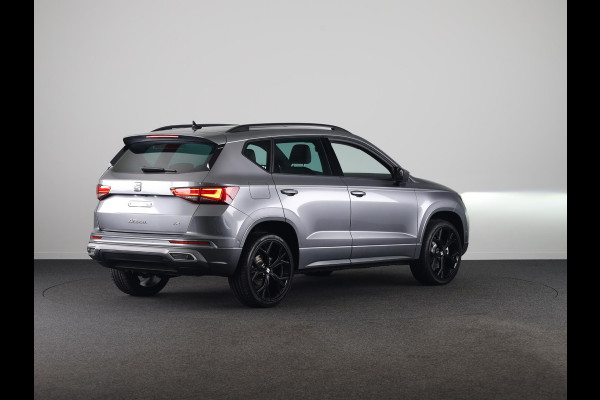 Seat Ateca 1.5 TSI FR Business Intense | Elektr. Panoramisch kanteldak| Velgen 'Exclusive Glossy Black', 19 inch | Kuipstoelen, Dinamica Aurora Blue (suede look) | Verwambare voorstoelen + Stuurwiel | Draadloze Carplay