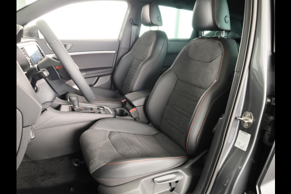 Seat Ateca 1.5 TSI FR Business Intense | Elektr. Panoramisch kanteldak| Velgen 'Exclusive Glossy Black', 19 inch | Kuipstoelen, Dinamica Aurora Blue (suede look) | Verwambare voorstoelen + Stuurwiel | Draadloze Carplay