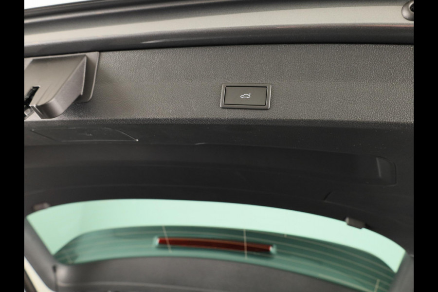 Seat Ateca 1.5 TSI FR Business Intense | Elektr. Panoramisch kanteldak| Velgen 'Exclusive Glossy Black', 19 inch | Kuipstoelen, Dinamica Aurora Blue (suede look) | Verwambare voorstoelen + Stuurwiel | Draadloze Carplay