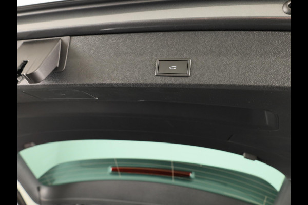 Seat Ateca 1.5 TSI FR Business Intense | Elektr. Panoramisch kanteldak| Velgen 'Exclusive Glossy Black', 19 inch | Kuipstoelen, Dinamica Aurora Blue (suede look) | Verwambare voorstoelen + Stuurwiel | Draadloze Carplay