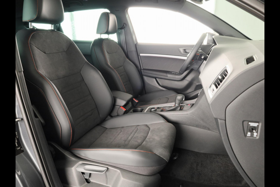 Seat Ateca 1.5 TSI FR Business Intense | Elektr. Panoramisch kanteldak| Velgen 'Exclusive Glossy Black', 19 inch | Kuipstoelen, Dinamica Aurora Blue (suede look) | Verwambare voorstoelen + Stuurwiel | Draadloze Carplay