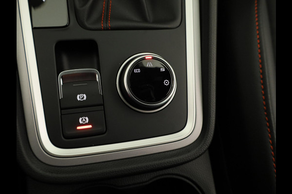 Seat Ateca 1.5 TSI FR Business Intense | Elektr. Panoramisch kanteldak| Velgen 'Exclusive Glossy Black', 19 inch | Kuipstoelen, Dinamica Aurora Blue (suede look) | Verwambare voorstoelen + Stuurwiel | Draadloze Carplay