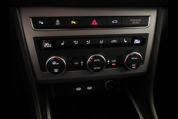 Seat Ateca 1.5 TSI FR Business Intense | Elektr. Panoramisch kanteldak| Velgen 'Exclusive Glossy Black', 19 inch | Kuipstoelen, Dinamica Aurora Blue (suede look) | Verwambare voorstoelen + Stuurwiel | Draadloze Carplay