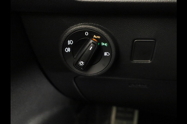 Seat Ateca 1.5 TSI FR Business Intense | Elektr. Panoramisch kanteldak| Velgen 'Exclusive Glossy Black', 19 inch | Kuipstoelen, Dinamica Aurora Blue (suede look) | Verwambare voorstoelen + Stuurwiel | Draadloze Carplay