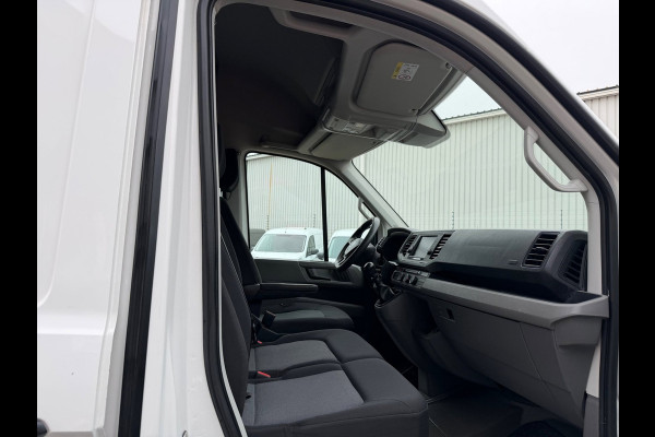 Volkswagen Crafter 35 2.0 TDI L3H3 / Trekhaak / Dealer onderhouden! / App connect