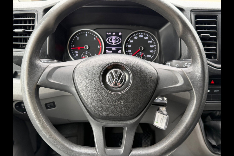 Volkswagen Crafter 35 2.0 TDI L3H3 / Trekhaak / Dealer onderhouden! / App connect
