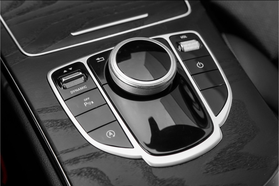 Mercedes-Benz C-Klasse Estate 180 AMG-Line Burmester Trekhaak Stoelverw Camera 19"