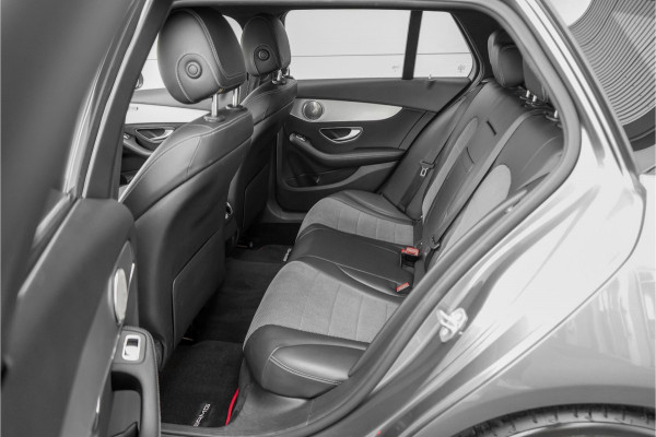 Mercedes-Benz C-Klasse Estate 180 AMG-Line Burmester Trekhaak Stoelverw Camera 19"