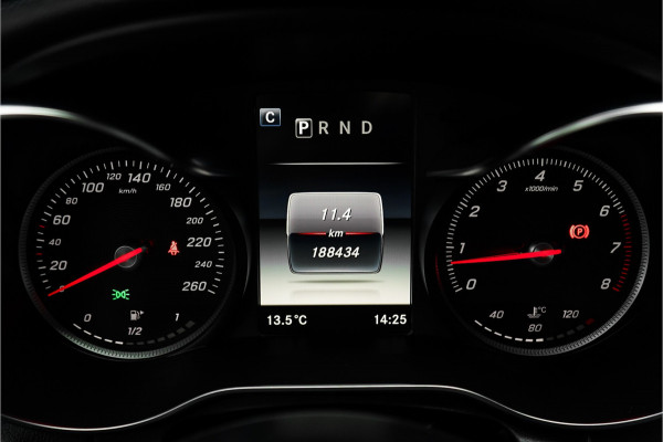 Mercedes-Benz C-Klasse Estate 180 AMG-Line Burmester Trekhaak Stoelverw Camera 19"