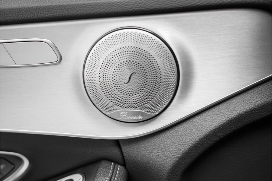 Mercedes-Benz C-Klasse Estate 180 AMG-Line Burmester Trekhaak Stoelverw Camera 19"