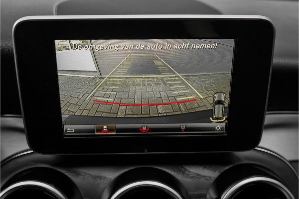 Mercedes-Benz C-Klasse Estate 180 AMG-Line Burmester Trekhaak Stoelverw Camera 19"