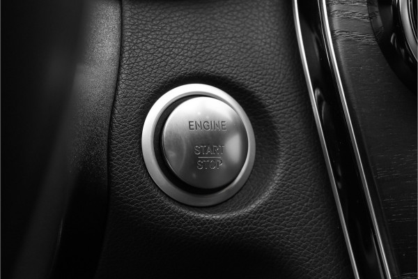 Mercedes-Benz C-Klasse Estate 180 AMG-Line Burmester Trekhaak Stoelverw Camera 19"