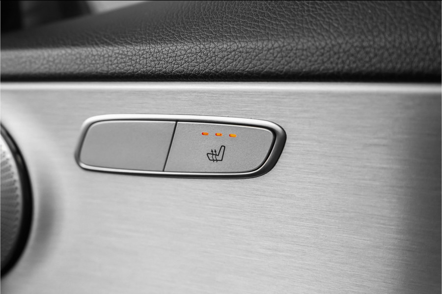 Mercedes-Benz C-Klasse Estate 180 AMG-Line Burmester Trekhaak Stoelverw Camera 19"