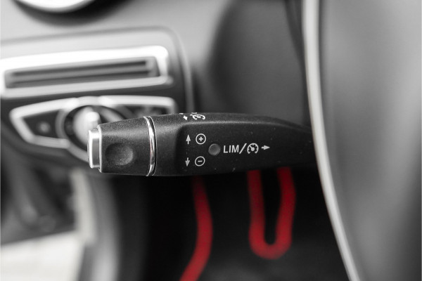 Mercedes-Benz C-Klasse Estate 180 AMG-Line Burmester Trekhaak Stoelverw Camera 19"