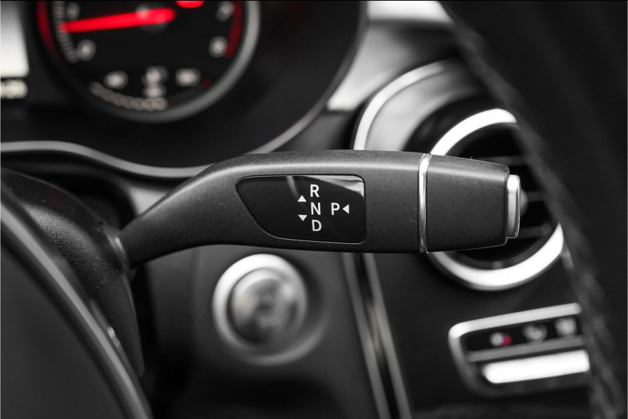 Mercedes-Benz C-Klasse Estate 180 AMG-Line Burmester Trekhaak Stoelverw Camera 19"