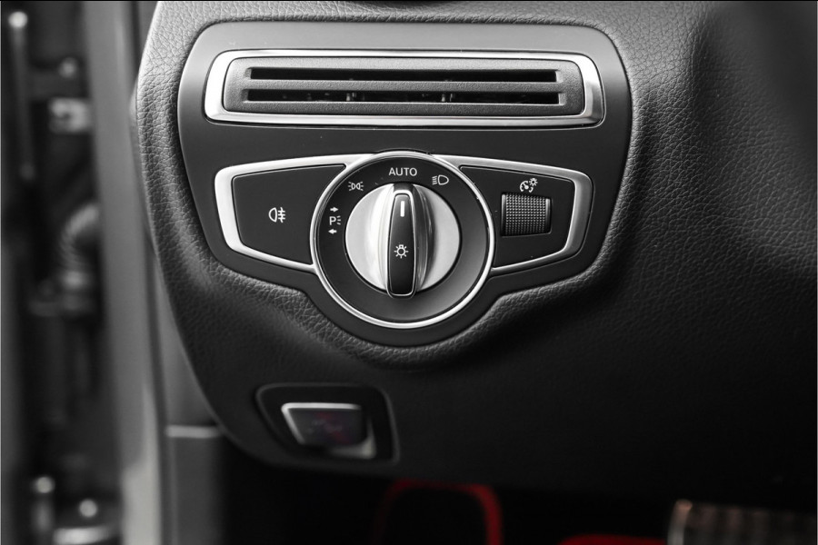 Mercedes-Benz C-Klasse Estate 180 AMG-Line Burmester Trekhaak Stoelverw Camera 19"