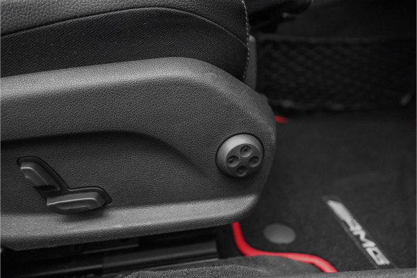 Mercedes-Benz C-Klasse Estate 180 AMG-Line Burmester Trekhaak Stoelverw Camera 19"