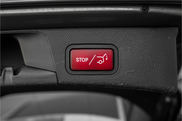 Mercedes-Benz C-Klasse Estate 180 AMG-Line Burmester Trekhaak Stoelverw Camera 19"