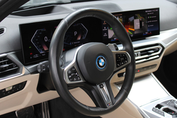 BMW 3 Serie Touring 330e M Sport | Adaptieve cruise | Leder | 360 Camera |