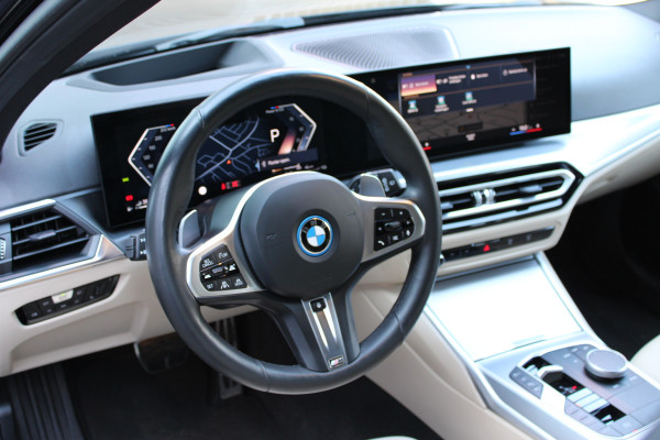 BMW 3 Serie Touring 330e M Sport | Adaptieve cruise | Leder | 360 Camera |