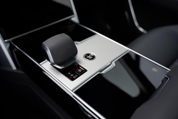 Land Rover Range Rover P530 V 8 Autobiography / MY 2026 / Executive Class Rear Seats