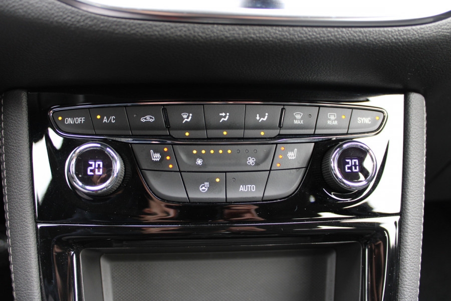 Opel Astra Sports Tourer 1.2 Elegance | Trekhaak | BLIS | Camera | Navigatie | Winterpack