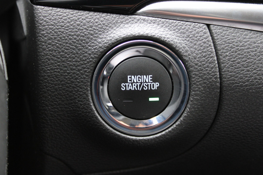 Opel Astra Sports Tourer 1.2 Elegance | Trekhaak | BLIS | Camera | Navigatie | Winterpack